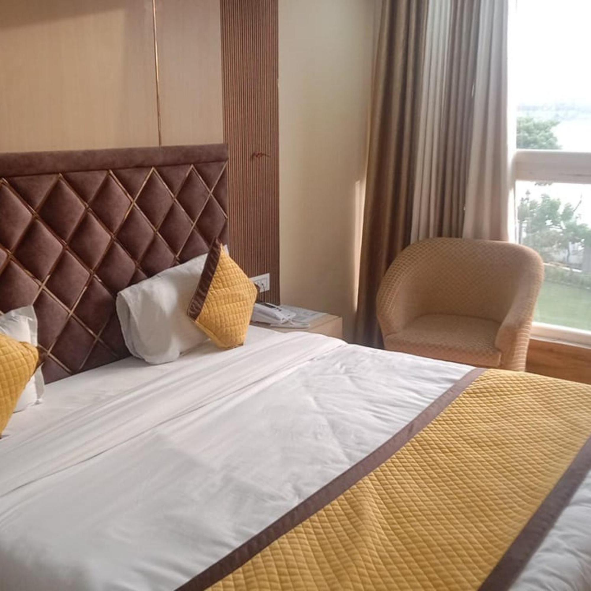 Hotel Lake View Grand لاكناو المظهر الخارجي الصورة